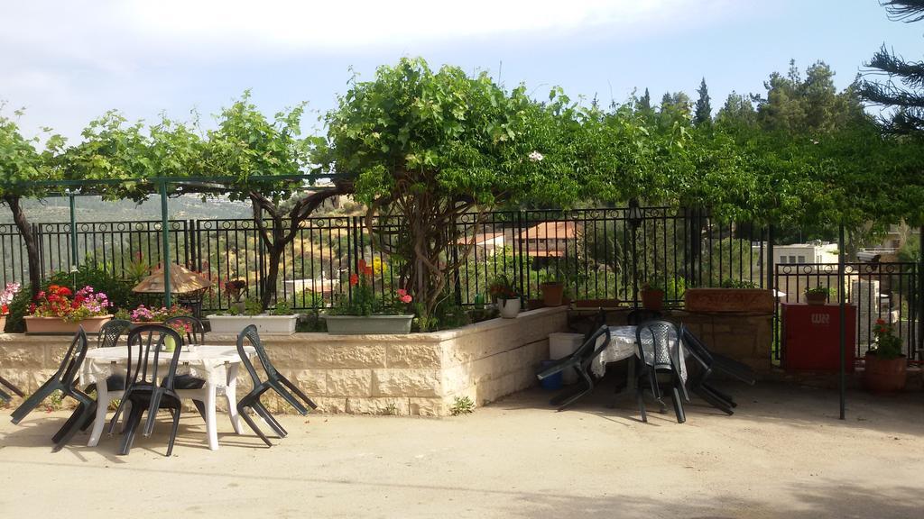 Rosary Sister Guest House Ein Karem Иерусалим Экстерьер фото