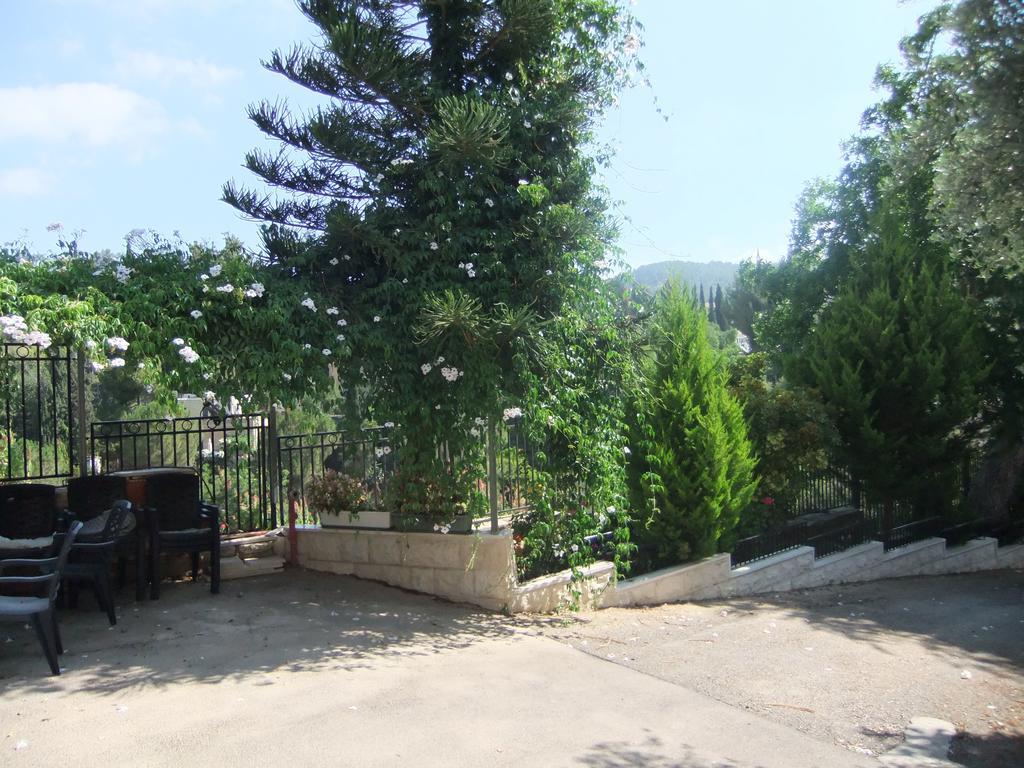 Rosary Sister Guest House Ein Karem Иерусалим Экстерьер фото