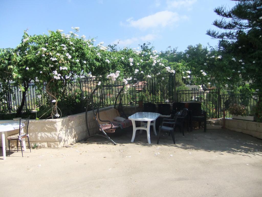 Rosary Sister Guest House Ein Karem Иерусалим Экстерьер фото