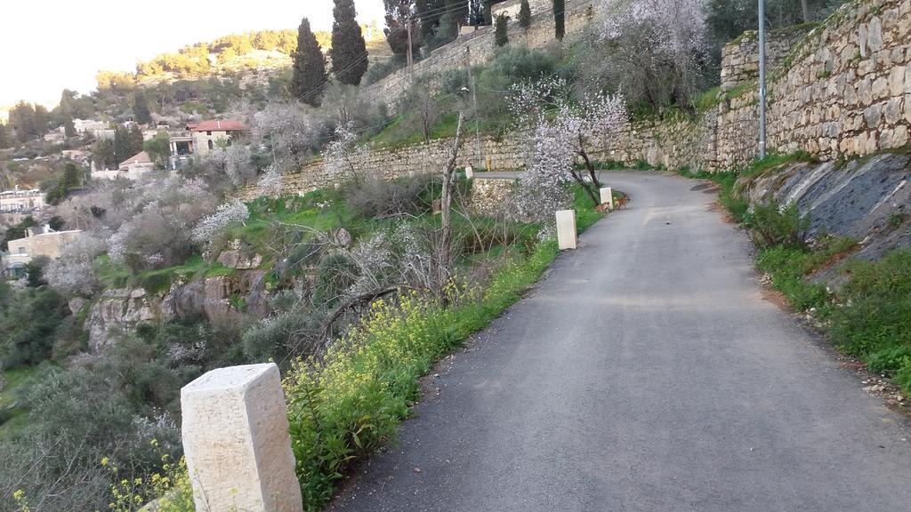 Rosary Sister Guest House Ein Karem Иерусалим Экстерьер фото