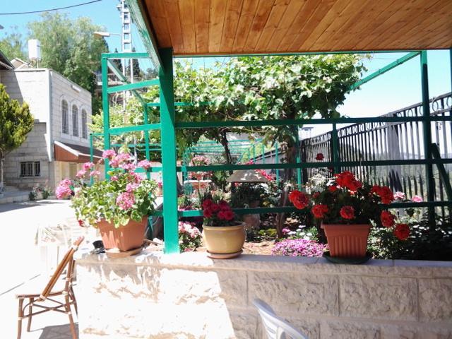 Rosary Sister Guest House Ein Karem Иерусалим Экстерьер фото