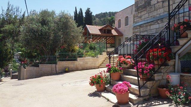 Rosary Sister Guest House Ein Karem Иерусалим Экстерьер фото