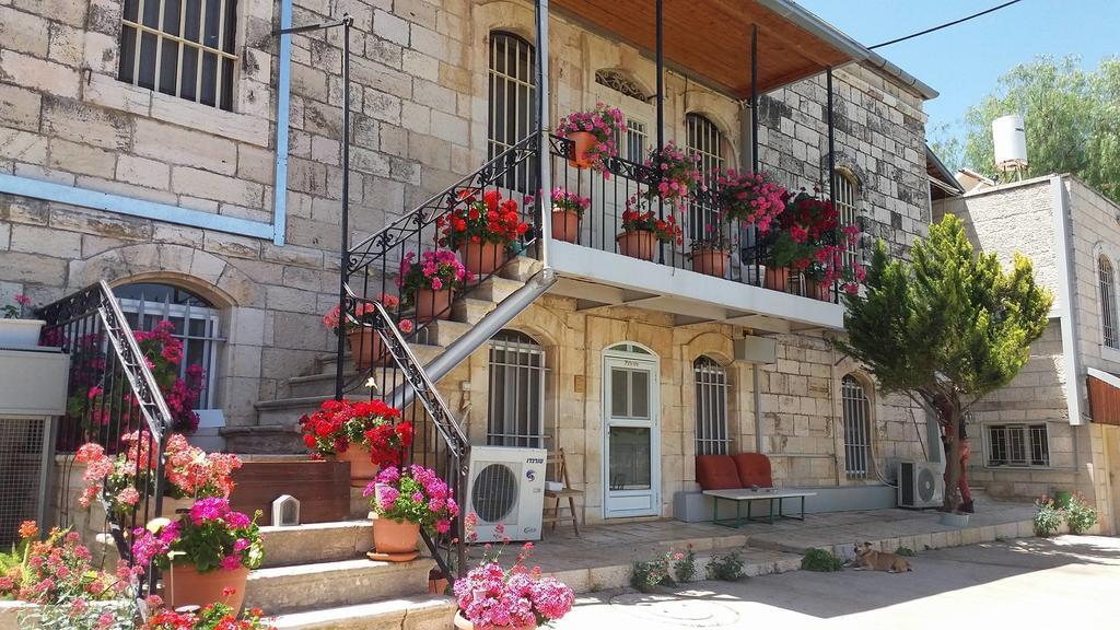 Rosary Sister Guest House Ein Karem Иерусалим Экстерьер фото